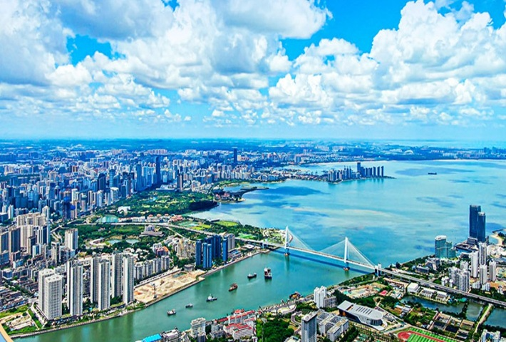 建好这个“港”，习近平有深远考量