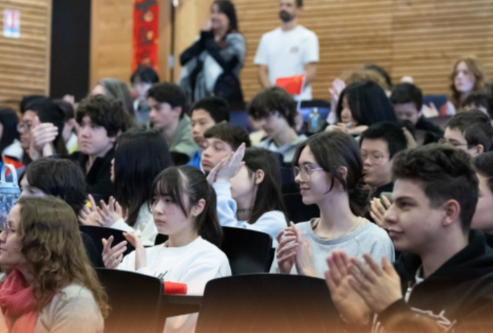 语言是了解一个国家最好的钥匙，习近平主席这样鼓励全球青年学子